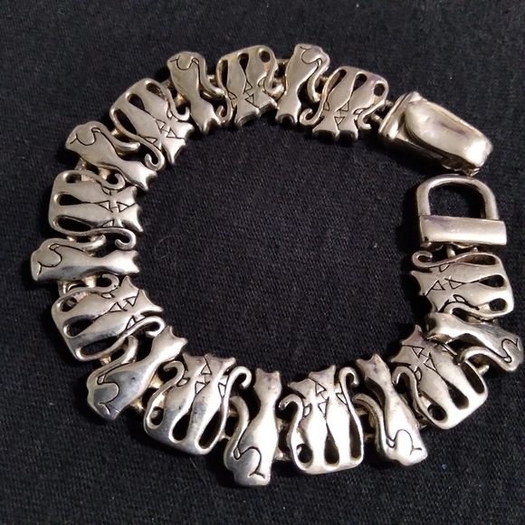 Jewelry - Kitty bracelet